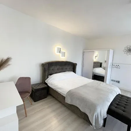 Panoramic Studio Hotel *